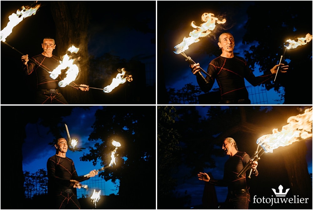 Eventfotos - Feuershow und LED-Show Eventfotos vom Eventfotograf - Feuershow "Der Lemmi" - Mann jongliert mit Fackeln