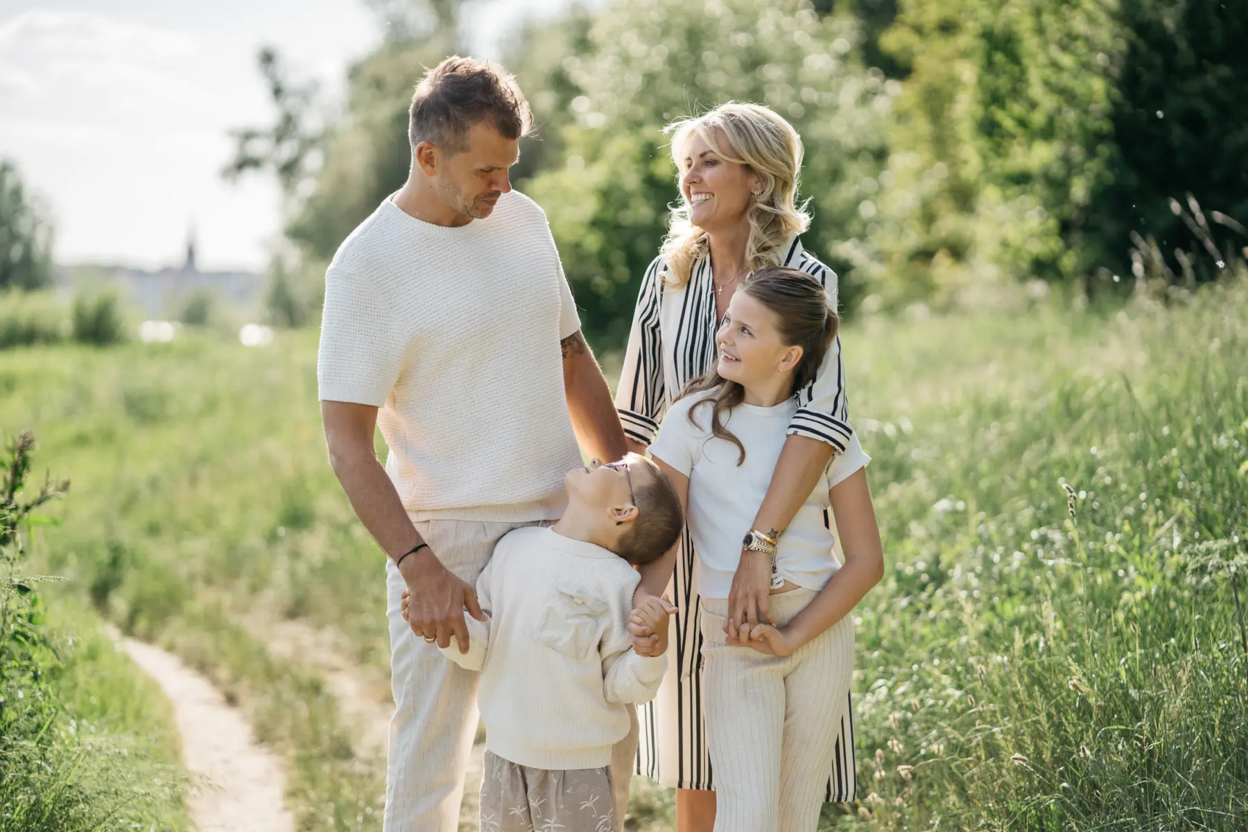Fotograf Köln Porz – Familienshooting am Rhein Fotograf Köln Porz - Familienfotos am Rhein